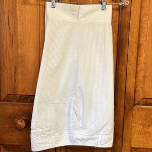 New York & Company Cotton Textured White Burmuda Shorts Size 18